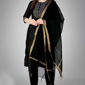 Elegant Black Long Sleeve Dress